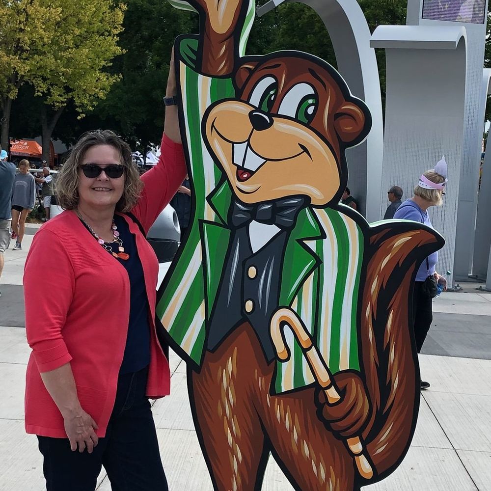 Meet your Posher, Laurie